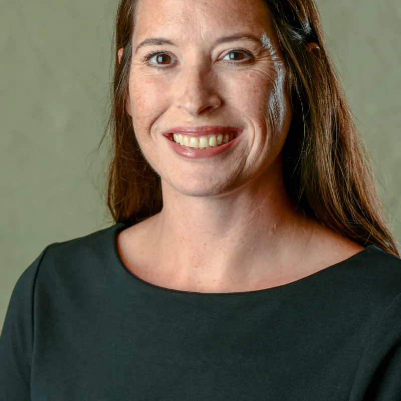 Leslie R. Zenk headshot